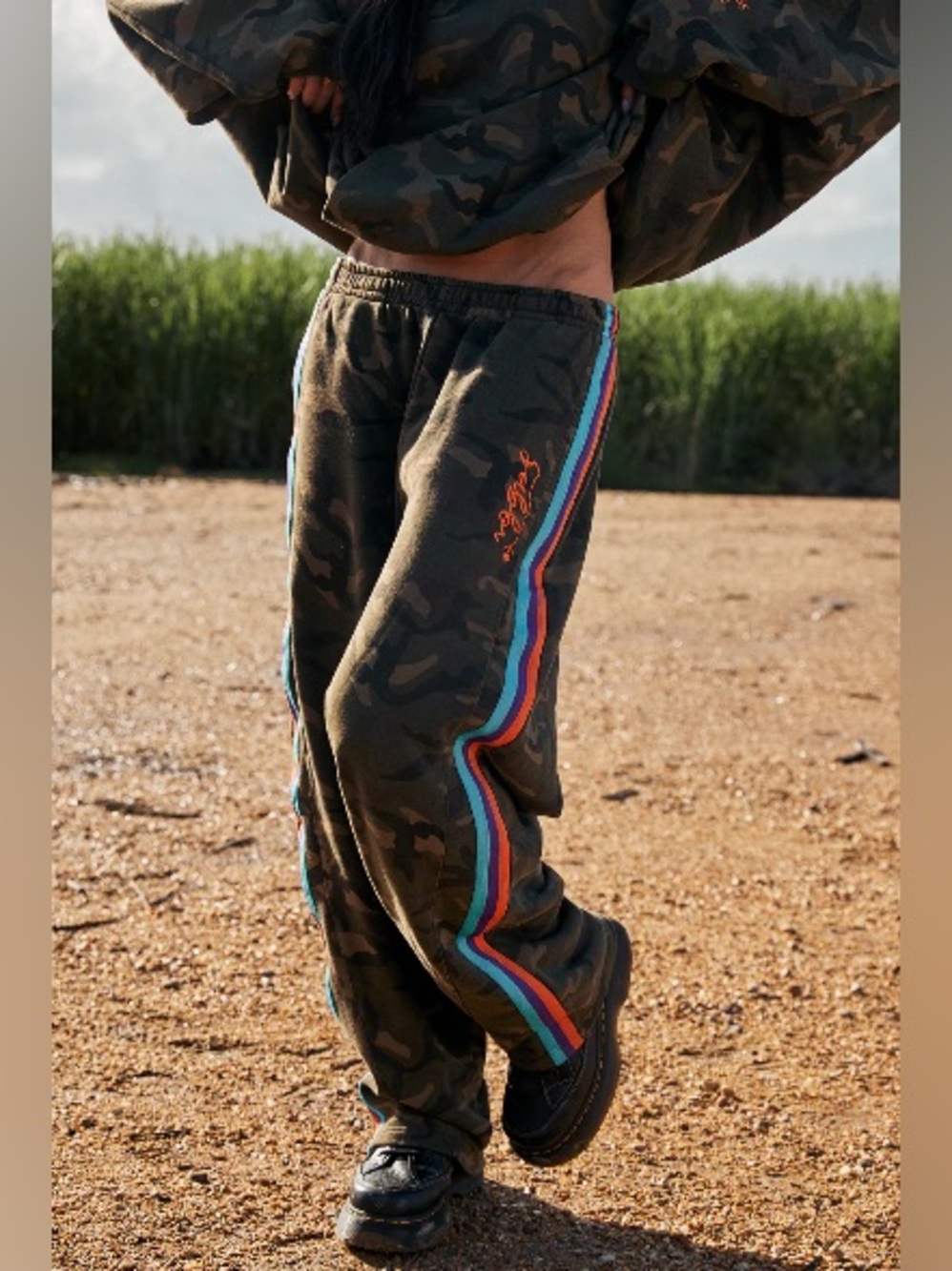 NWT Sabbi Name Yourself Camo Wide Leg Sweat Pants with Color Stripe Detail